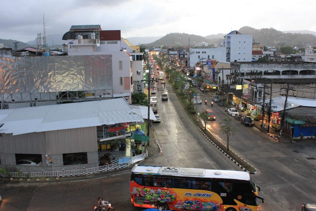 Mook Anda Hotel Phuket Exterior photo