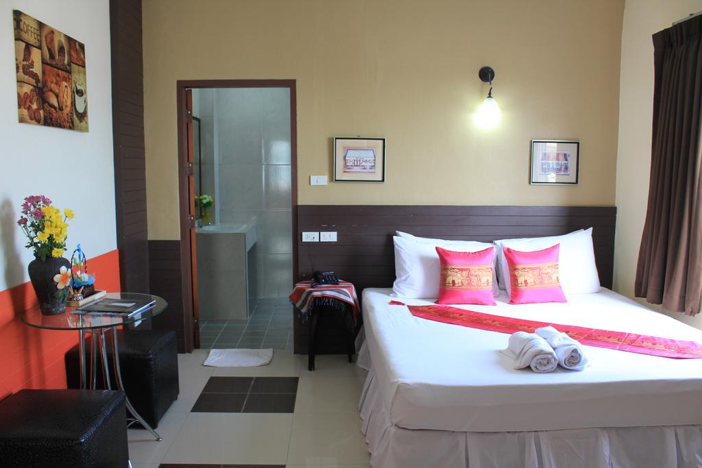 Mook Anda Hotel Phuket Exterior photo
