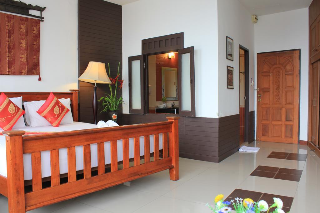 Mook Anda Hotel Phuket Exterior photo