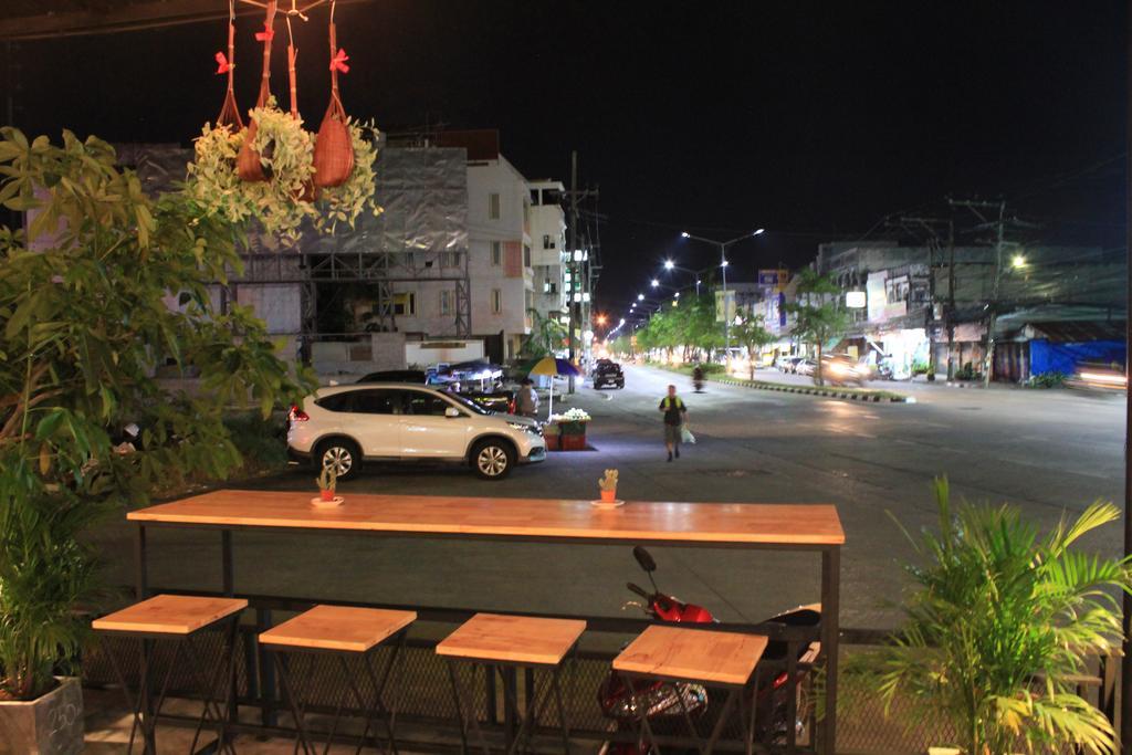 Mook Anda Hotel Phuket Exterior photo